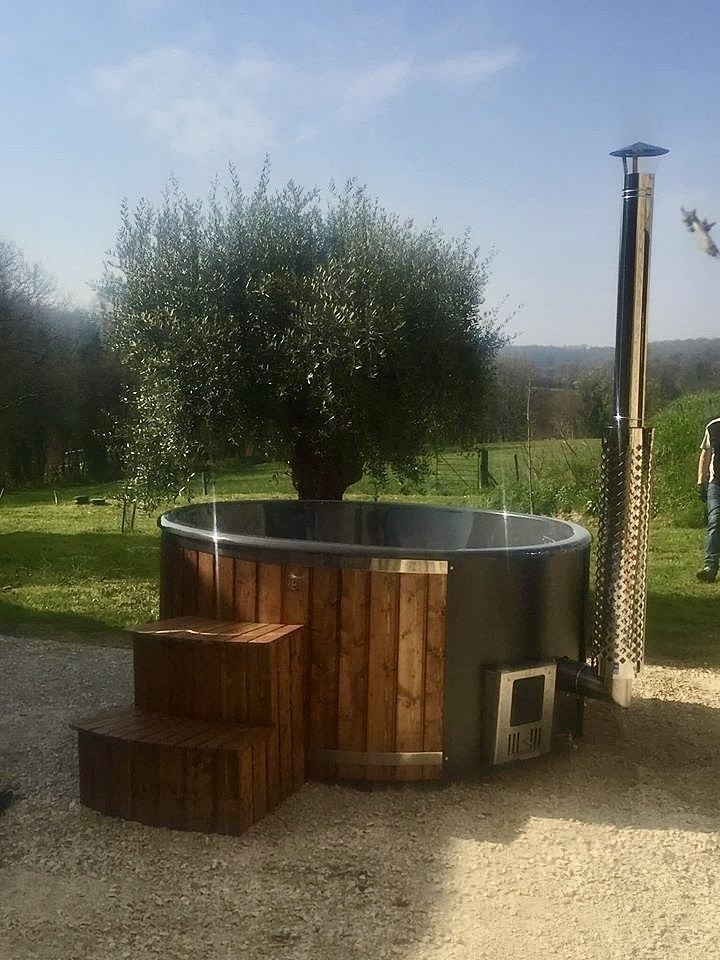 Winchcombe Hydro 8 Person Eco Tub